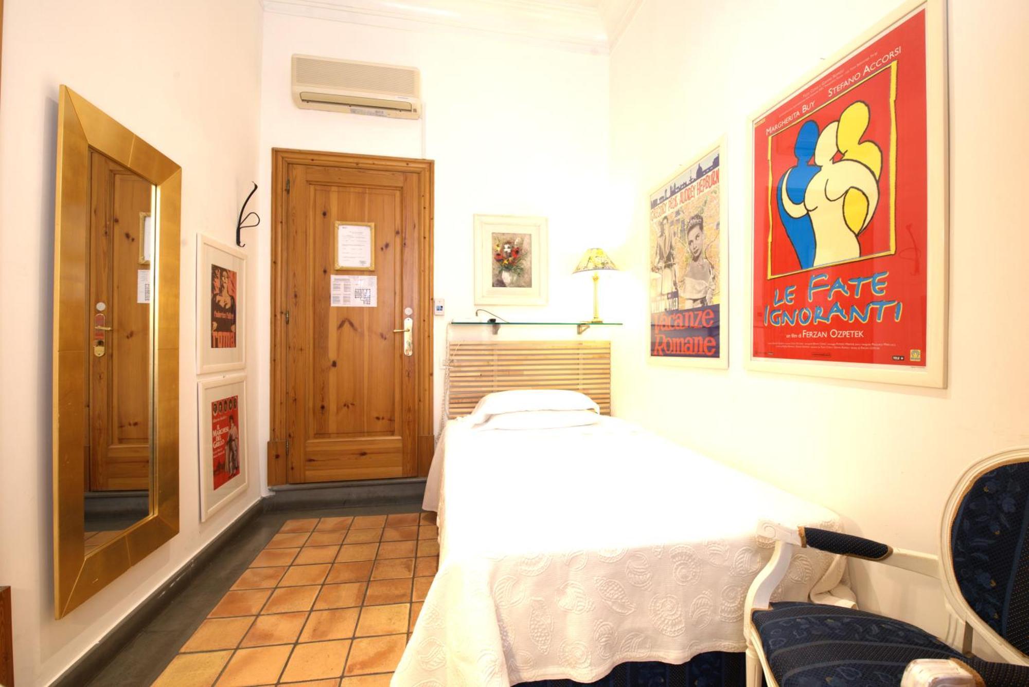 Hotel Cairoli 4*